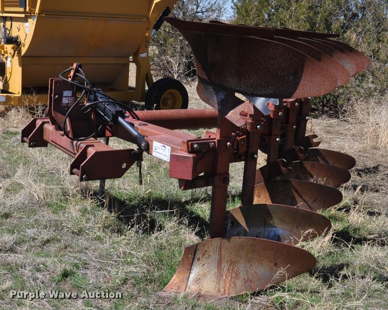 image for item K3997 Case IH rollover plow