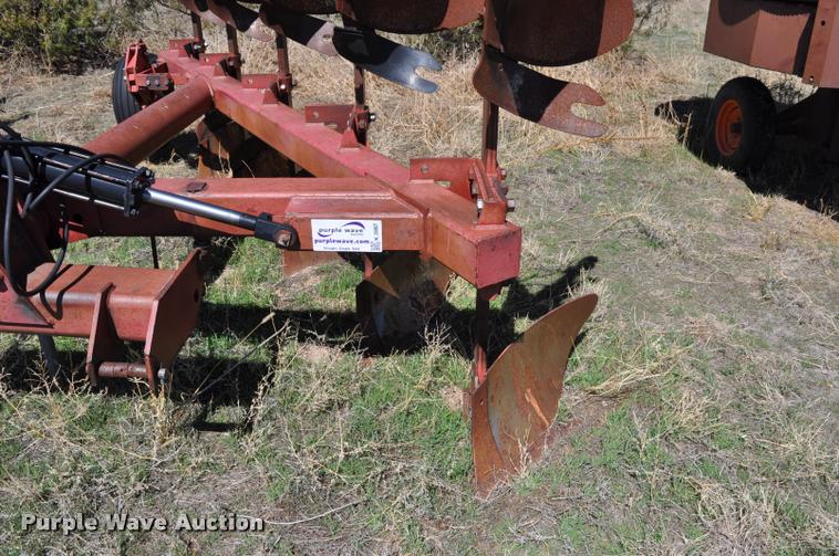 image for item K3997 Case IH rollover plow