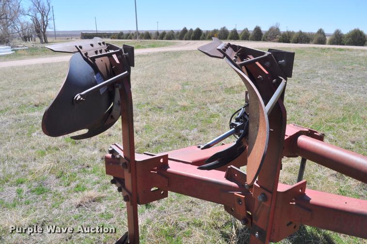 image for item K3997 Case IH rollover plow