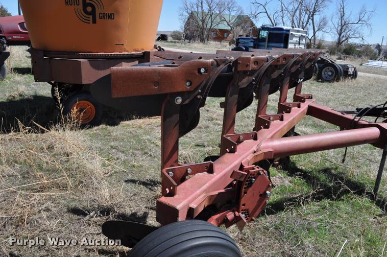 image for item K3997 Case IH rollover plow