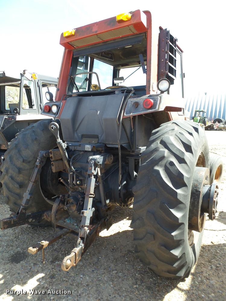 image for item L1542 1981 International 5288 tractor