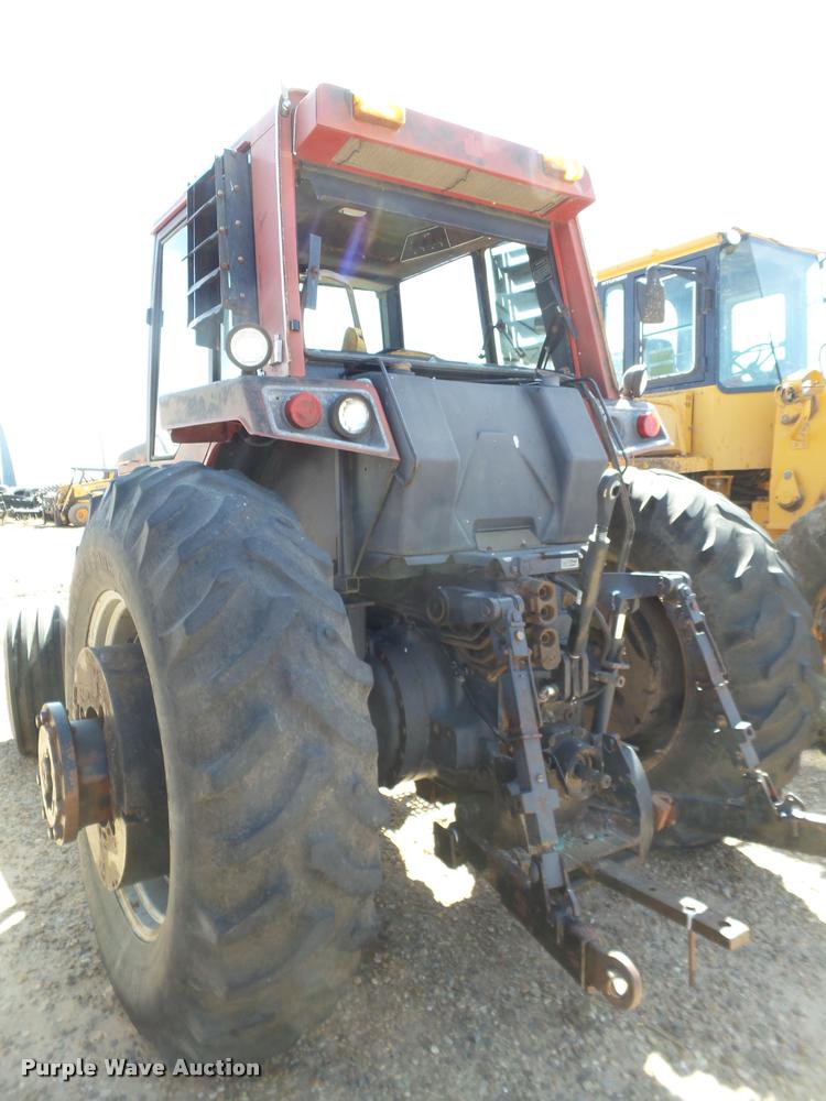 image for item L1542 1981 International 5288 tractor