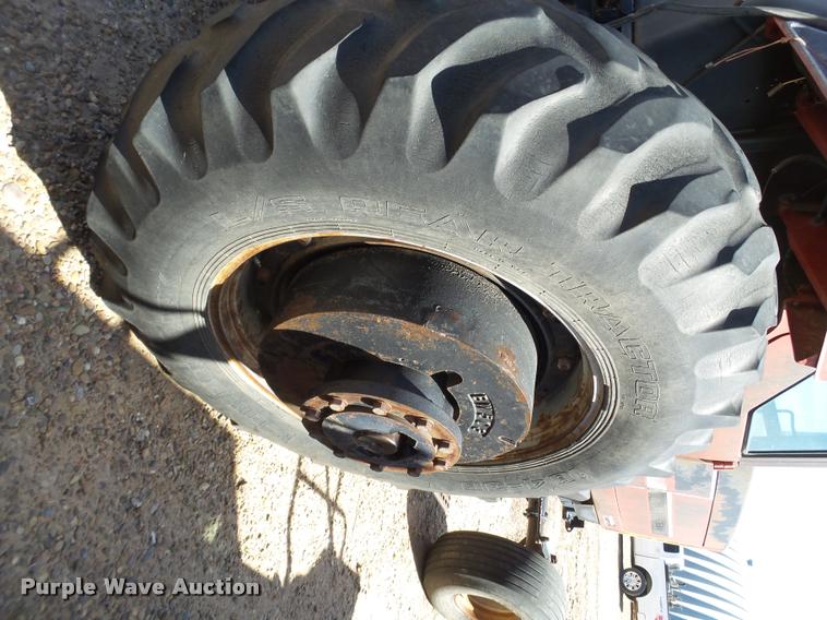 image for item L1542 1981 International 5288 tractor