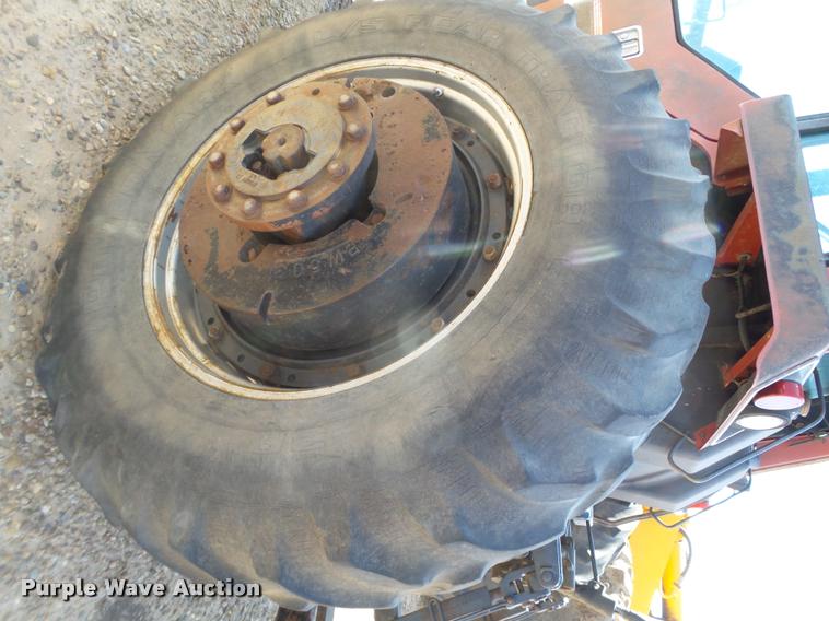 image for item L1542 1981 International 5288 tractor