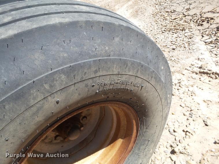 image for item L1542 1981 International 5288 tractor