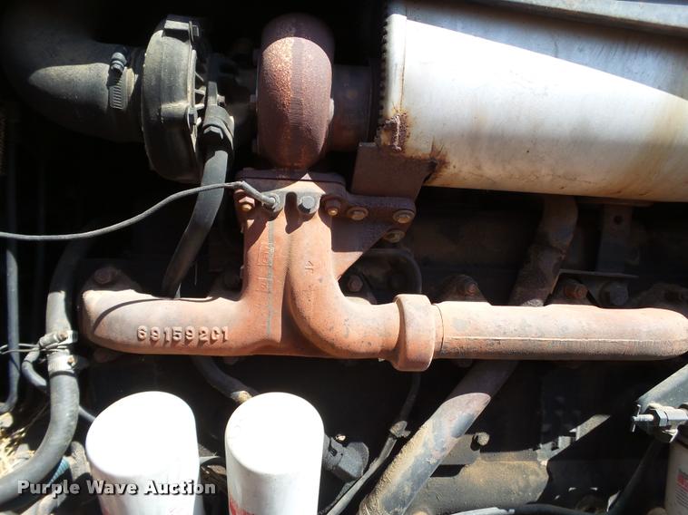 image for item L1542 1981 International 5288 tractor