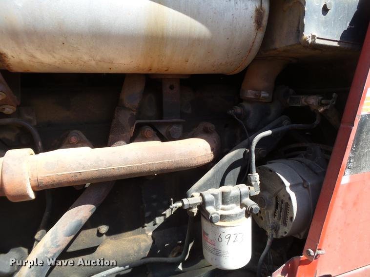 image for item L1542 1981 International 5288 tractor