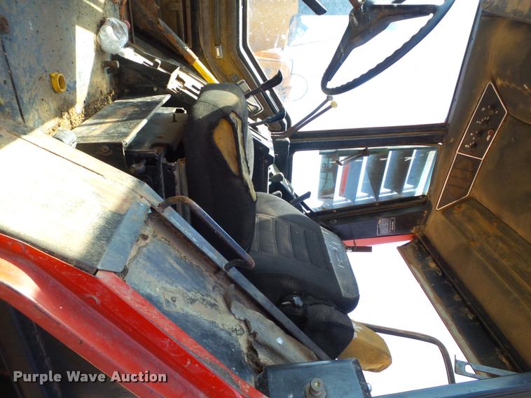 image for item L1542 1981 International 5288 tractor