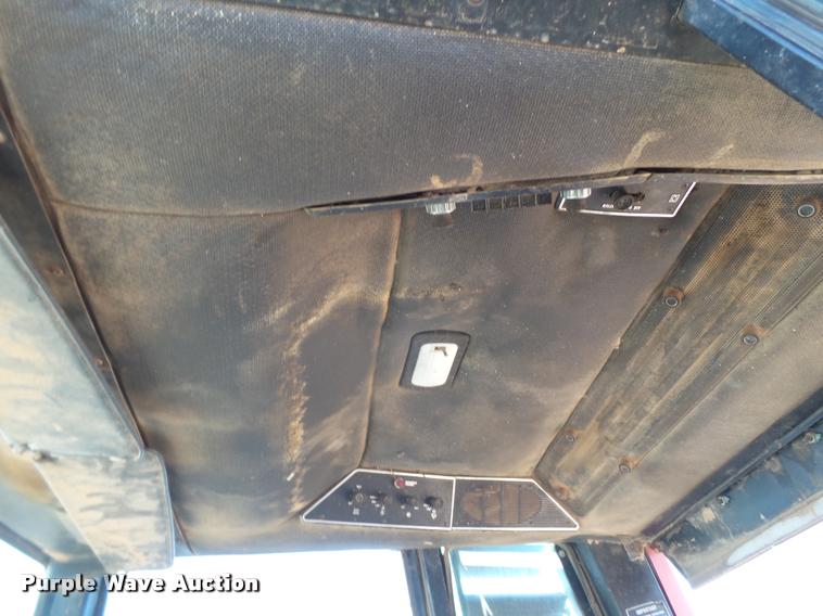 image for item L1542 1981 International 5288 tractor