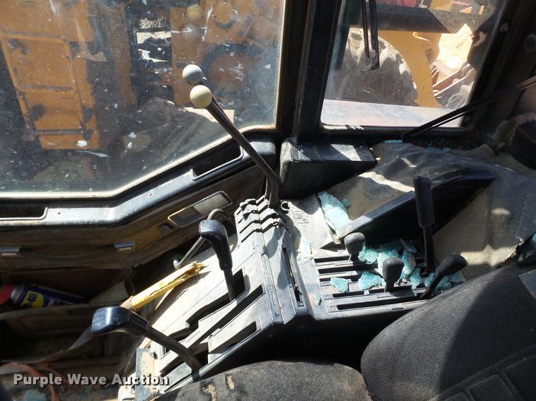 image for item L1542 1981 International 5288 tractor