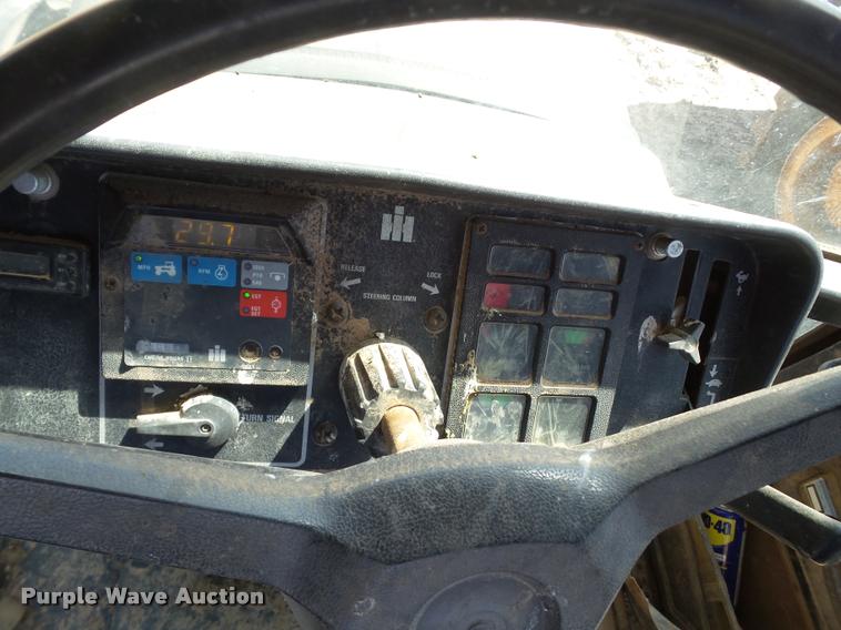 image for item L1542 1981 International 5288 tractor