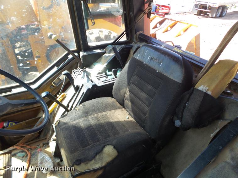 image for item L1542 1981 International 5288 tractor