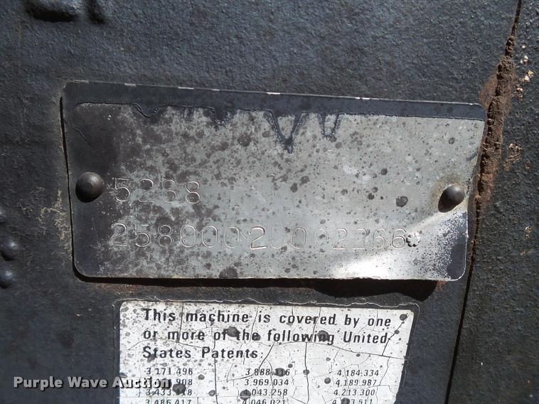 image for item L1542 1981 International 5288 tractor