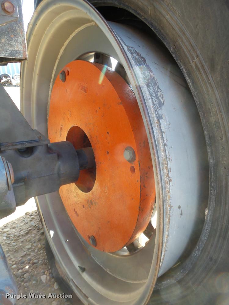 image for item L1543 1983 Case 2394 tractor