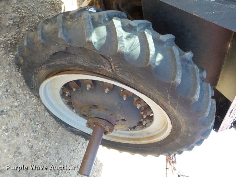 image for item L1543 1983 Case 2394 tractor