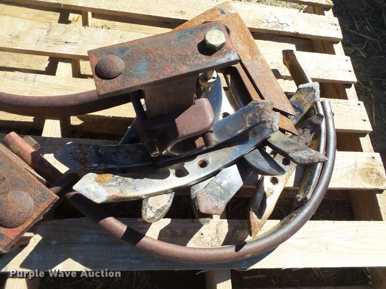image for item L1544 Sweep/chisel plow