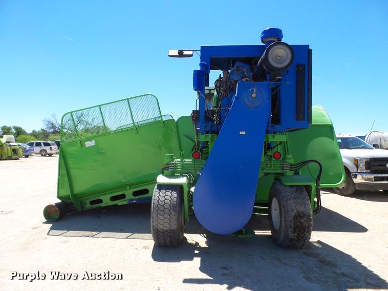 image for item L1546 2001 Ag Bagger MB10012 HyPac silage bagger