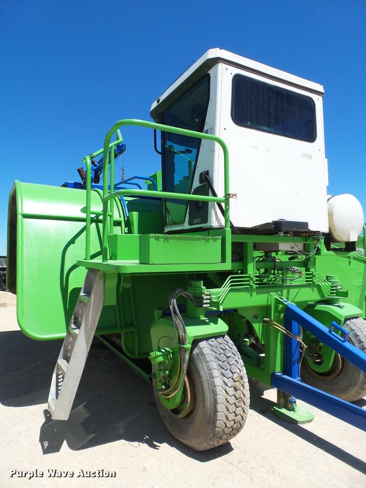 image for item L1546 2001 Ag Bagger MB10012 HyPac silage bagger