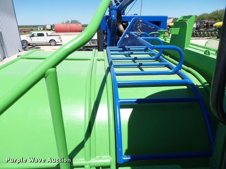 image for item L1546 2001 Ag Bagger MB10012 HyPac silage bagger