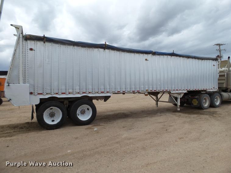 image for item L1553 2002 Imco silage trailer