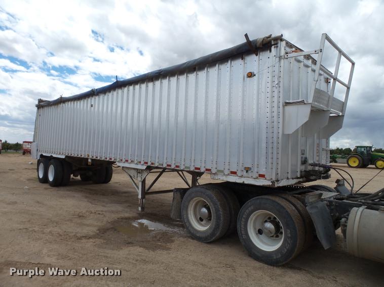 image for item L1553 2002 Imco silage trailer