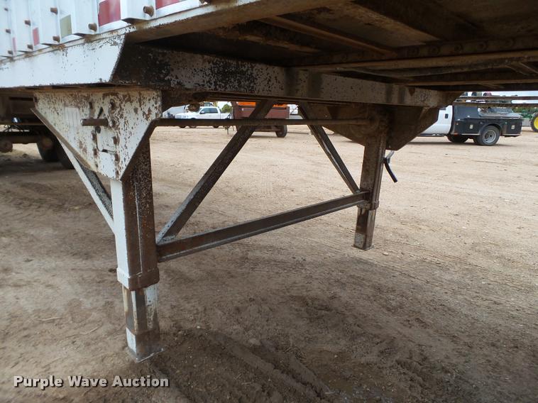 image for item L1553 2002 Imco silage trailer