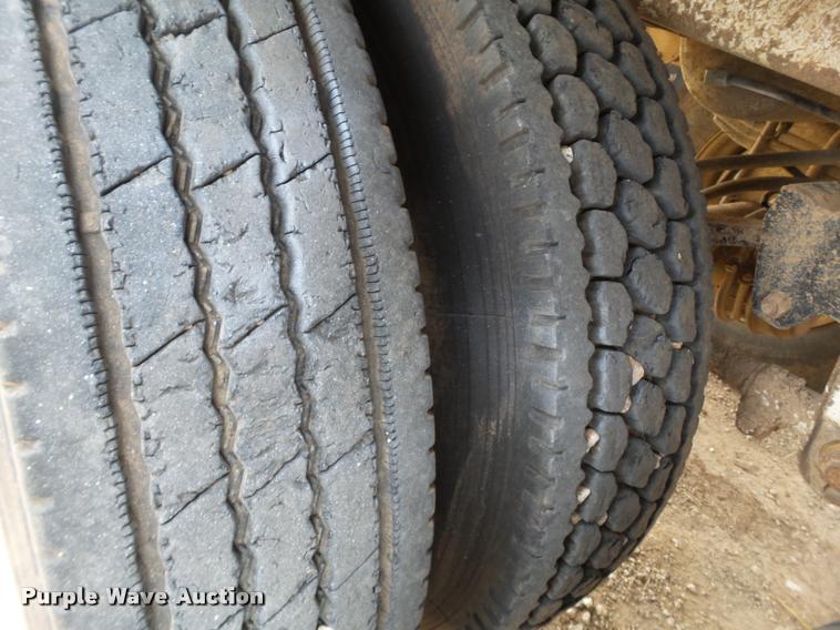 image for item L1553 2002 Imco silage trailer