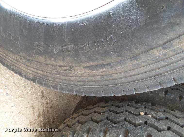 image for item L1553 2002 Imco silage trailer