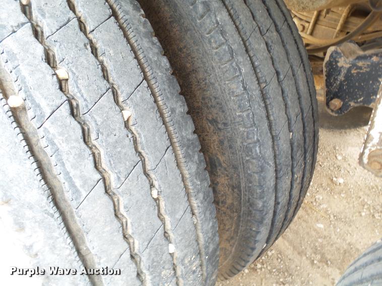 image for item L1553 2002 Imco silage trailer