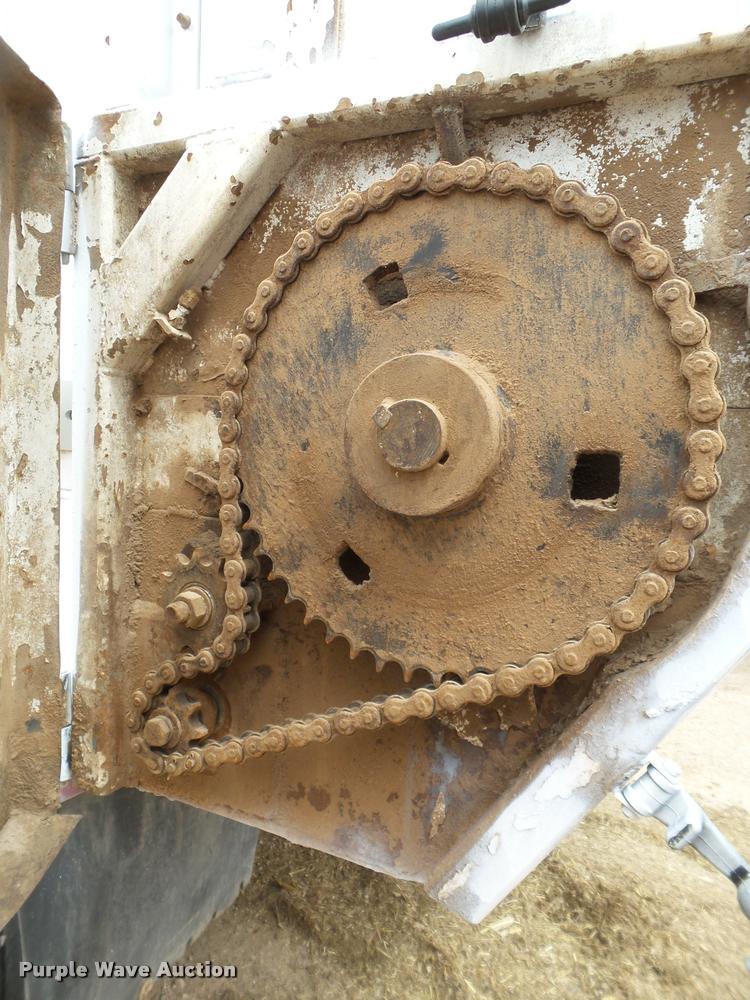 image for item L1553 2002 Imco silage trailer