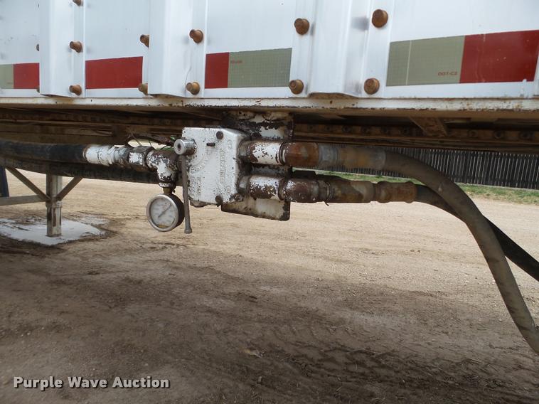 image for item L1553 2002 Imco silage trailer