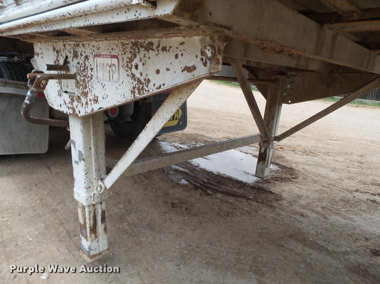 image for item L1553 2002 Imco silage trailer