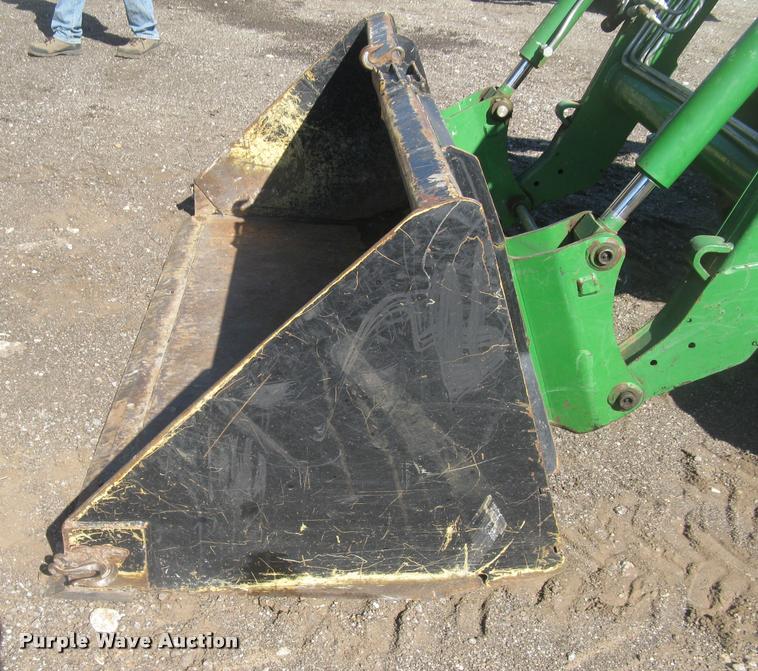 image for item L3996 2012 John Deere 5065E MFWD tractor