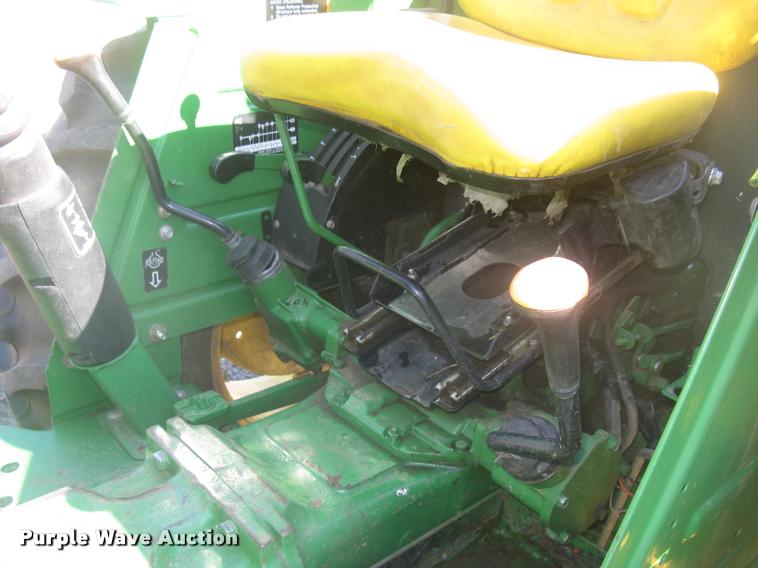 image for item L3996 2012 John Deere 5065E MFWD tractor