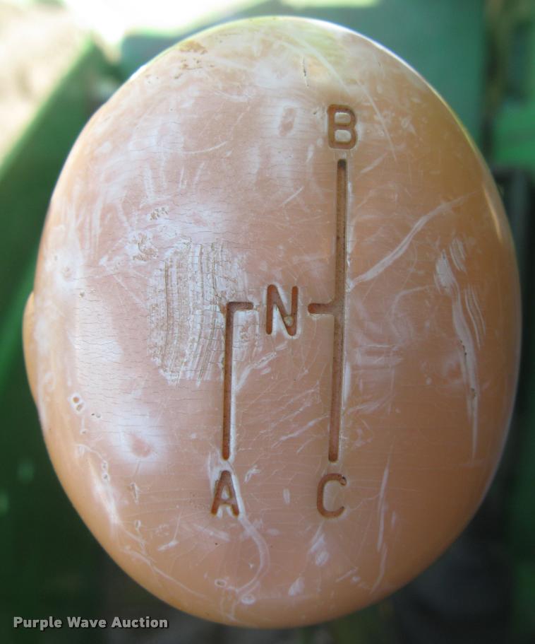 image for item L3996 2012 John Deere 5065E MFWD tractor