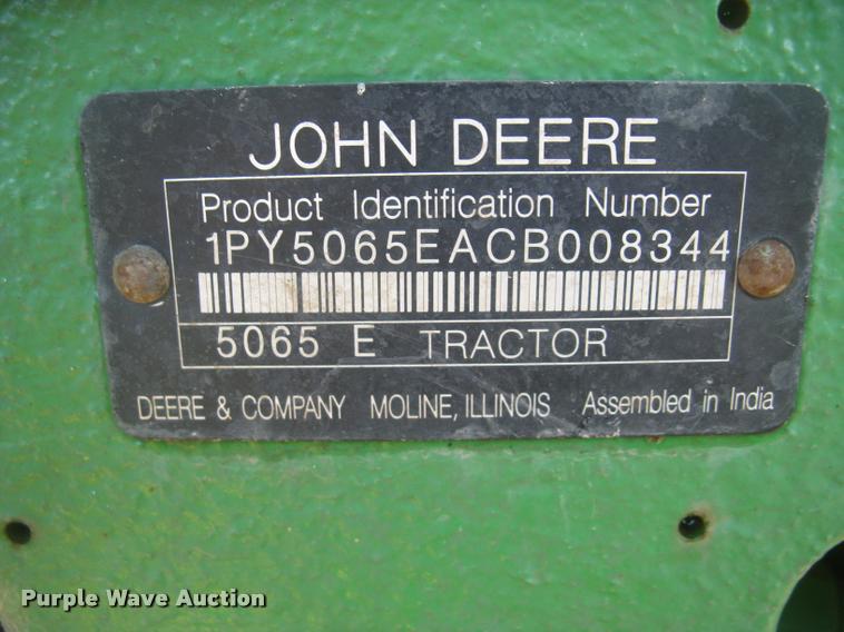 image for item L3996 2012 John Deere 5065E MFWD tractor
