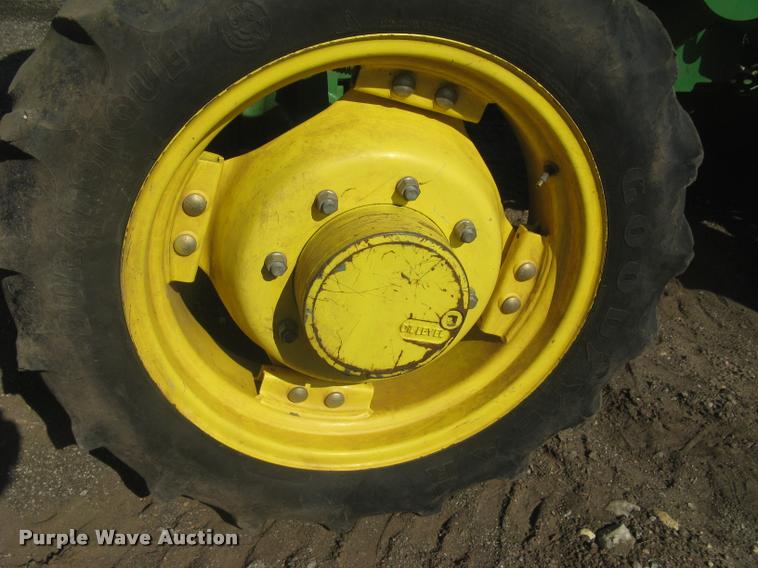 image for item L3996 2012 John Deere 5065E MFWD tractor