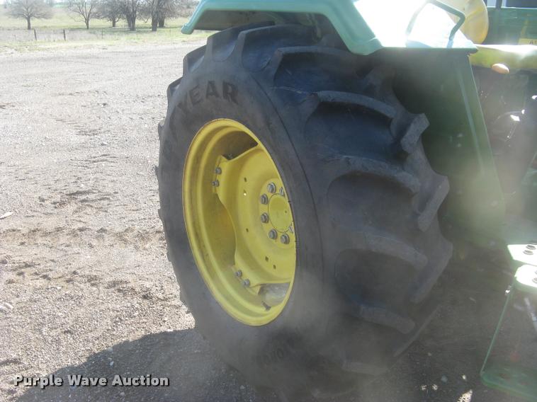image for item L3996 2012 John Deere 5065E MFWD tractor