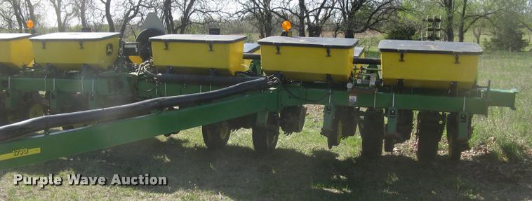 image for item L3998 2014 John Deere 1770 Max Emerge XP planter