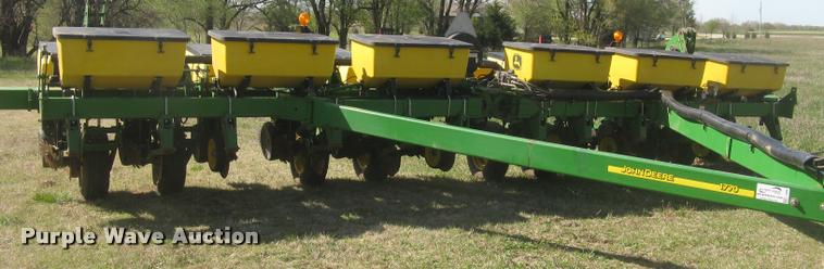 image for item L3998 2014 John Deere 1770 Max Emerge XP planter