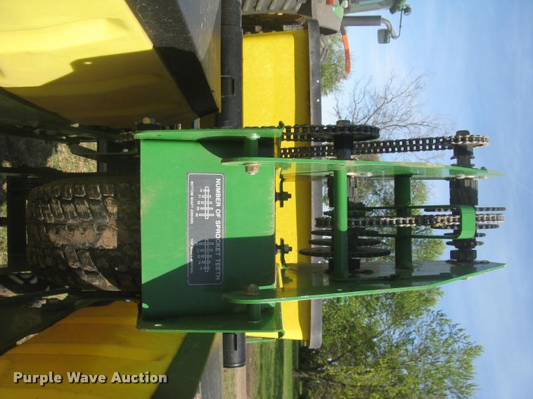 image for item L3998 2014 John Deere 1770 Max Emerge XP planter