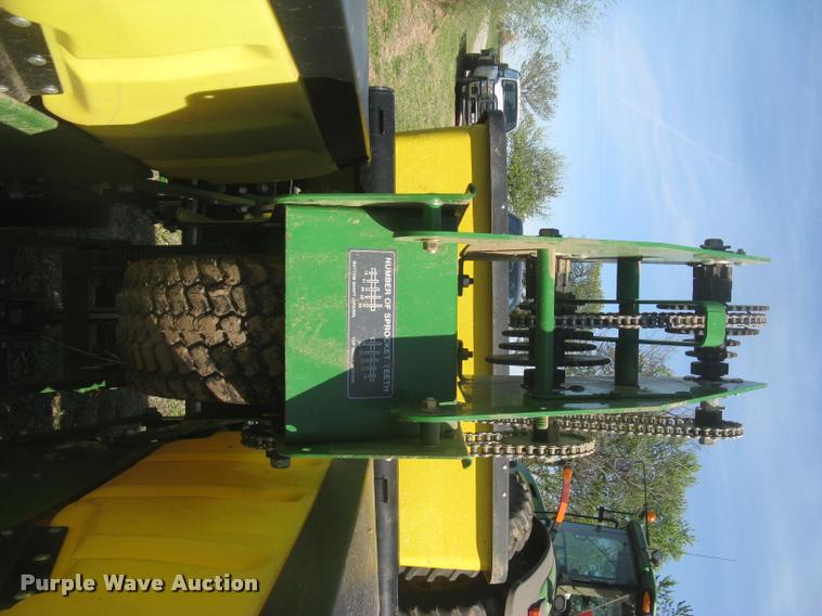 image for item L3998 2014 John Deere 1770 Max Emerge XP planter