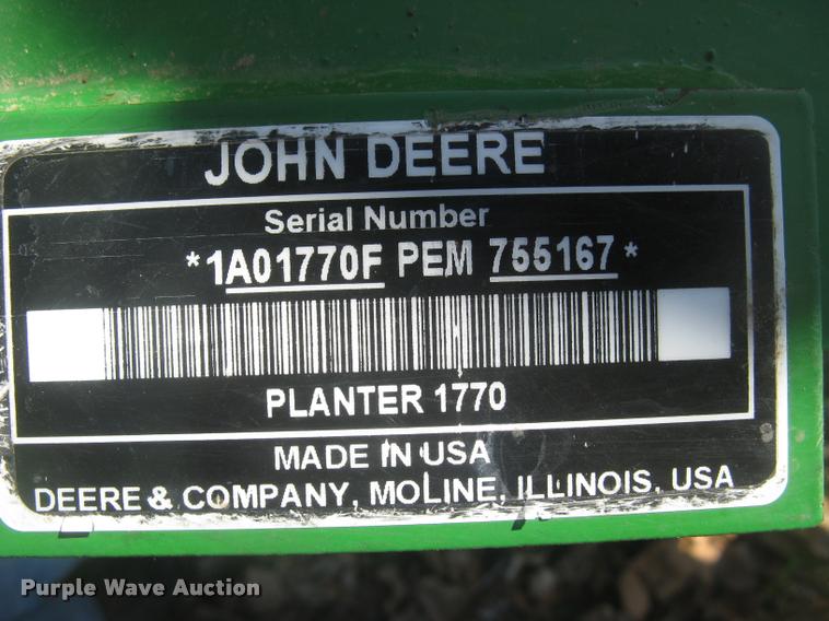 image for item L3998 2014 John Deere 1770 Max Emerge XP planter