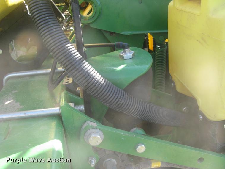 image for item L3998 2014 John Deere 1770 Max Emerge XP planter