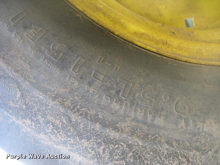 image for item L3998 2014 John Deere 1770 Max Emerge XP planter