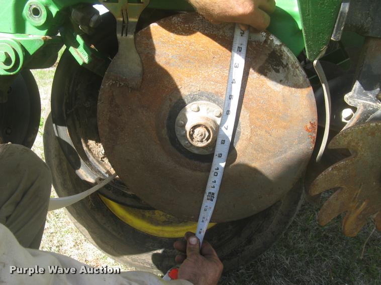 image for item L3998 2014 John Deere 1770 Max Emerge XP planter