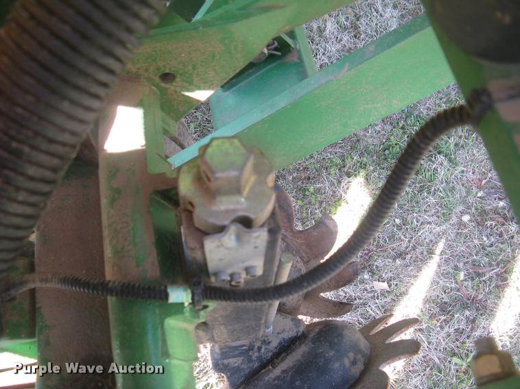 image for item L3998 2014 John Deere 1770 Max Emerge XP planter