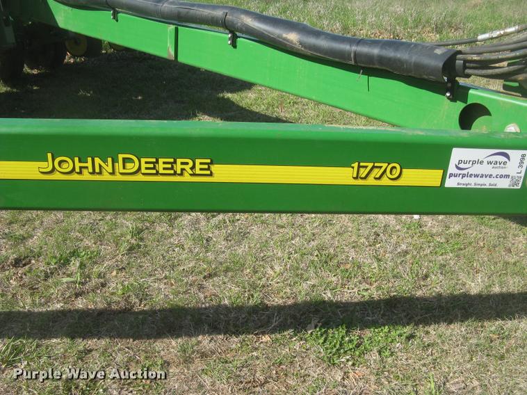 image for item L3998 2014 John Deere 1770 Max Emerge XP planter
