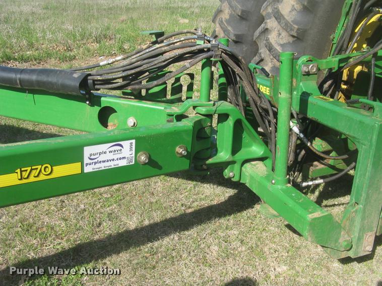 image for item L3998 2014 John Deere 1770 Max Emerge XP planter