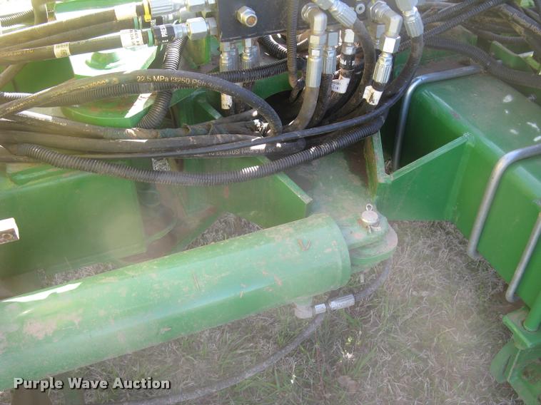 image for item L3998 2014 John Deere 1770 Max Emerge XP planter